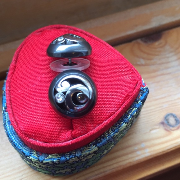 Earings - Picture 2 of 8